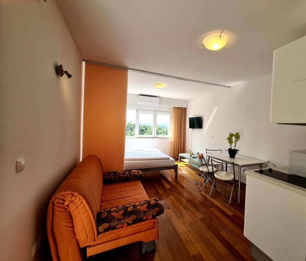Apartments Veronika Макарська Екстер'єр фото